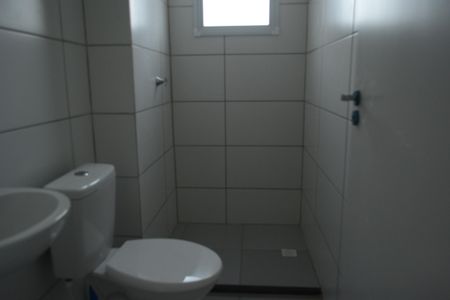 Banheiro  de apartamento para alugar com 2 quartos, 48m² em Parque Santa Rosa, Suzano