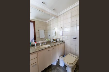 Apartamento à venda com 240m², 5 quartos e 3 vagasBanheiro da Suíte 3