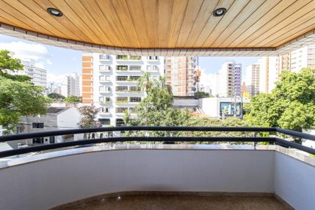Apartamento à venda com 240m², 5 quartos e 3 vagasVaranda