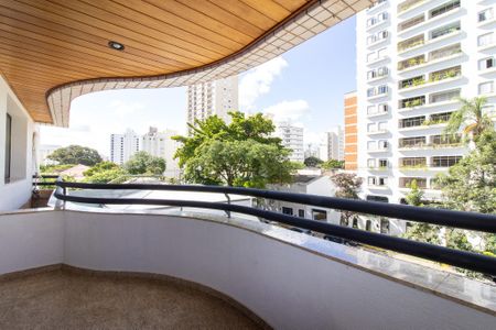 Apartamento à venda com 240m², 5 quartos e 3 vagasVaranda