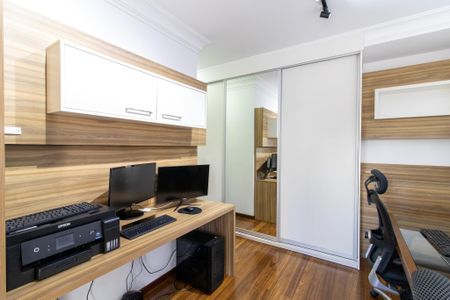 Apartamento à venda com 240m², 5 quartos e 3 vagasEscritório