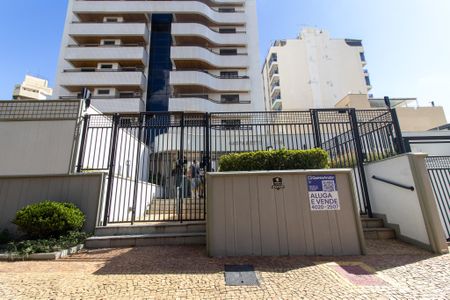 Apartamento à venda com 240m², 5 quartos e 3 vagasFachada