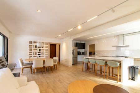 Sala de apartamento à venda com 5 quartos, 240m² em Cambuí, Campinas