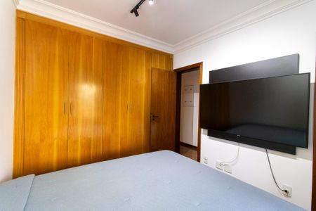 Apartamento à venda com 240m², 5 quartos e 3 vagasSuite 2