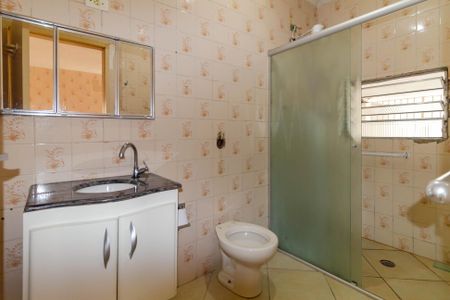 Banheiro Social de casa para alugar com 1 quarto, 40m² em Vila Darli, São Paulo