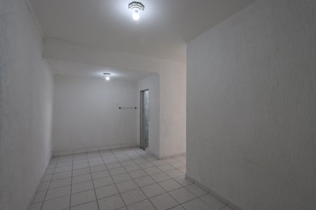 Quarto de casa para alugar com 1 quarto, 40m² em Vila Darli, São Paulo