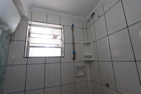 Banheiro de casa para alugar com 1 quarto, 40m² em Vila Darli, São Paulo