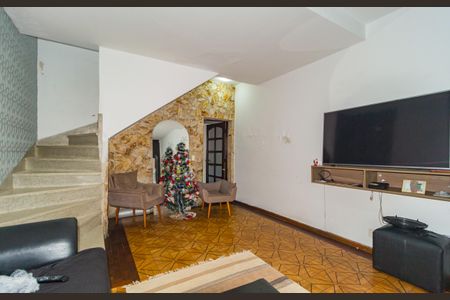 Casa à venda com 146m², 2 quartos e 2 vagas Casa à venda com 146m², 2 quartos e 2 vagasSala