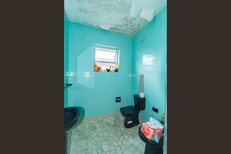 Casa à venda com 146m², 2 quartos e 2 vagas Casa à venda com 146m², 2 quartos e 2 vagasBanheiro