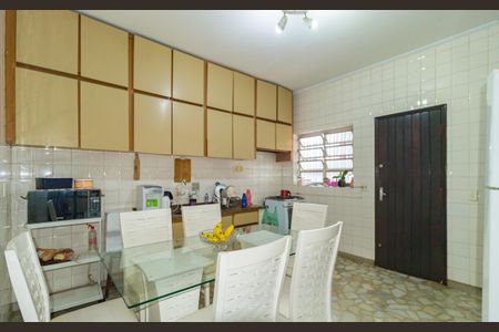 Casa à venda com 146m², 2 quartos e 2 vagas Casa à venda com 146m², 2 quartos e 2 vagasCozinha