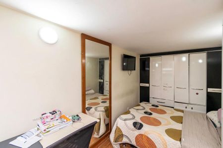 Quarto de casa de condomínio para alugar com 1 quarto, 50m² em Penha, Rio de Janeiro