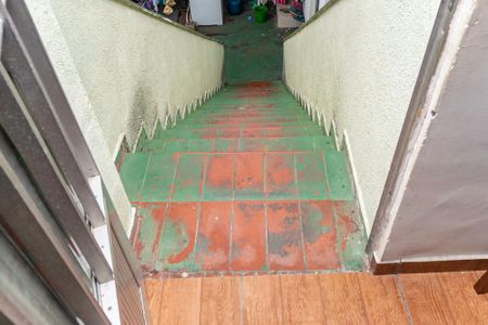 Sala - Escada de acesso de casa de condomínio para alugar com 1 quarto, 50m² em Penha, Rio de Janeiro