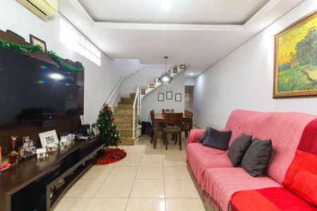 Casa à venda com 106m², 3 quartos e 2 vagasSala