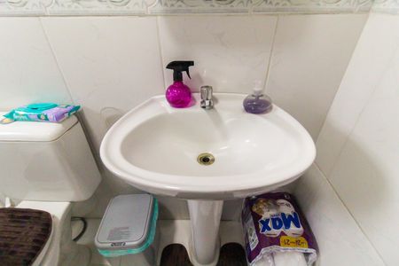 Casa à venda com 106m², 3 quartos e 2 vagasBanheiro