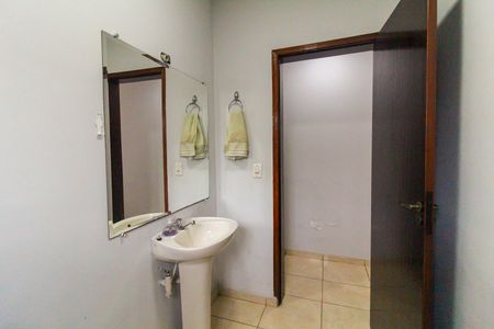 Casa à venda com 106m², 3 quartos e 2 vagasLavabo