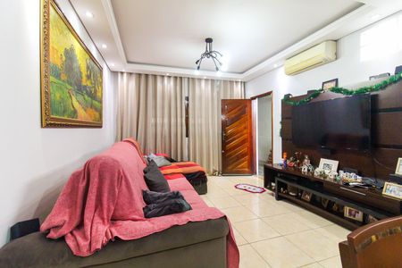 Casa à venda com 106m², 3 quartos e 2 vagasSala