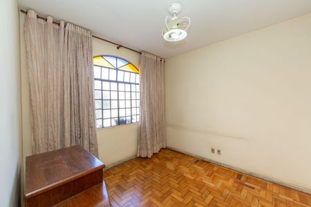 QUARTO1 de casa para alugar com 3 quartos, 300m² em Carlos Prates, Belo Horizonte