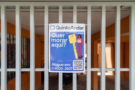 Placa instalada de apartamento para alugar com 2 quartos, 56m² em Vila Prudente, São Paulo