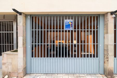 Placa instalada de apartamento para alugar com 2 quartos, 56m² em Vila Prudente, São Paulo