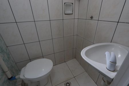 Banheiro de casa para alugar com 1 quarto, 40m² em Vila Darli, São Paulo