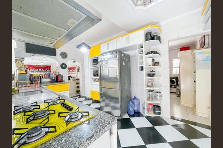 Casa de condomínio à venda com 160m², 4 quartos e 4 vagas Casa de condomínio à venda com 160m², 4 quartos e 4 vagasCozinha