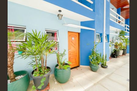 Casa de condomínio à venda com 160m², 4 quartos e 4 vagas Casa de condomínio à venda com 160m², 4 quartos e 4 vagasFachada do bloco