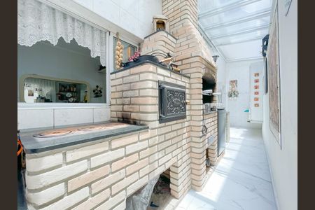 Casa de condomínio à venda com 160m², 4 quartos e 4 vagas Casa de condomínio à venda com 160m², 4 quartos e 4 vagasChurrasqueira