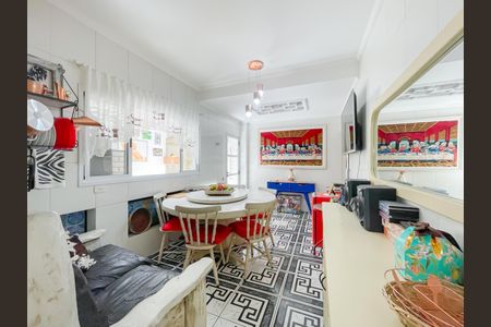 Casa de condomínio à venda com 160m², 4 quartos e 4 vagas Casa de condomínio à venda com 160m², 4 quartos e 4 vagasCozinha