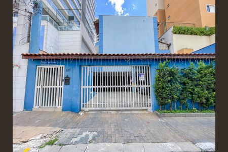 Casa de condomínio à venda com 160m², 4 quartos e 4 vagas Casa de condomínio à venda com 160m², 4 quartos e 4 vagasFachada