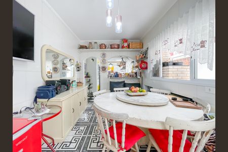 Casa de condomínio à venda com 160m², 4 quartos e 4 vagas Casa de condomínio à venda com 160m², 4 quartos e 4 vagasCozinha