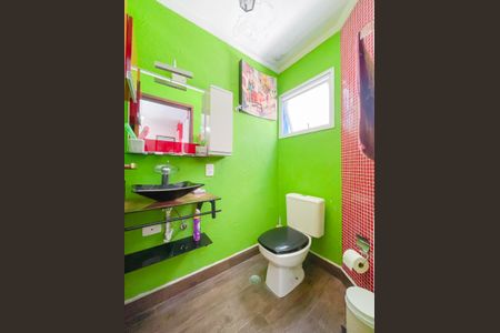 Casa de condomínio à venda com 160m², 4 quartos e 4 vagas Casa de condomínio à venda com 160m², 4 quartos e 4 vagasLavabo