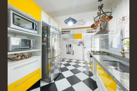 Casa de condomínio à venda com 160m², 4 quartos e 4 vagas Casa de condomínio à venda com 160m², 4 quartos e 4 vagasCozinha