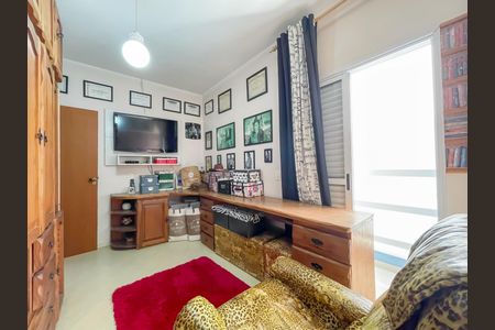Casa de condomínio à venda com 160m², 4 quartos e 4 vagas Casa de condomínio à venda com 160m², 4 quartos e 4 vagasCloset da Suíte 1