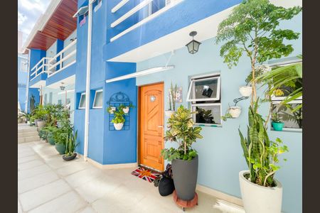 Casa de condomínio à venda com 160m², 4 quartos e 4 vagas Casa de condomínio à venda com 160m², 4 quartos e 4 vagasFachada do bloco