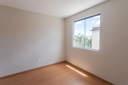Apartamento à venda com 77m², 3 quartos e 2 vagasSuíte