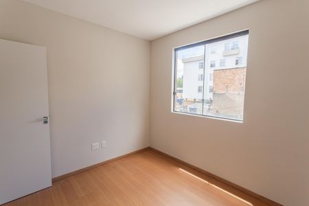 Apartamento à venda com 77m², 3 quartos e 2 vagasQuarto 3