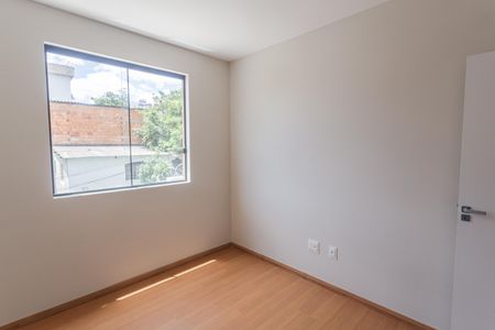 Apartamento à venda com 77m², 3 quartos e 2 vagasQuarto 2