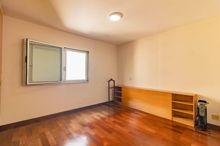 Apartamento à venda com 162m², 4 quartos e 2 vagas