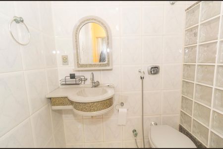 Banheiro de apartamento para alugar com 1 quarto, 50m² em Vila Valqueire, Rio de Janeiro
