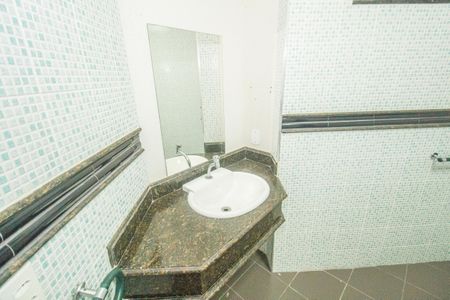 Apartamento para alugar com 127m², 2 quartos e sem vagaBanheiro