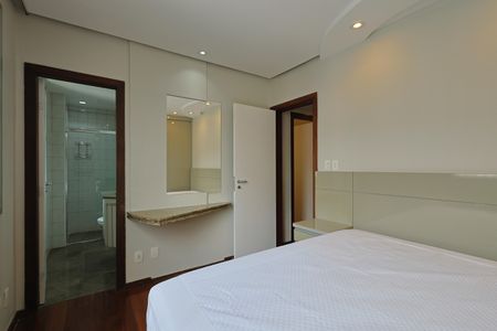 Apartamento para alugar com 186m², 3 quartos e 2 vagas Apartamento para alugar com 186m², 3 quartos e 2 vagasQuarto 3 - Suíte