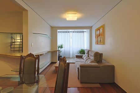 Apartamento para alugar com 186m², 3 quartos e 2 vagas Apartamento para alugar com 186m², 3 quartos e 2 vagasSala