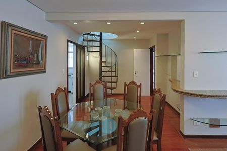 Apartamento para alugar com 186m², 3 quartos e 2 vagas Apartamento para alugar com 186m², 3 quartos e 2 vagasSala