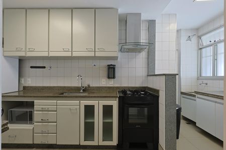 Apartamento para alugar com 186m², 3 quartos e 2 vagas Apartamento para alugar com 186m², 3 quartos e 2 vagasCozinha