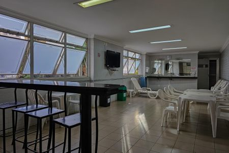 Apartamento para alugar com 186m², 3 quartos e 2 vagas Apartamento para alugar com 186m², 3 quartos e 2 vagasÁrea comum - Salão de festas