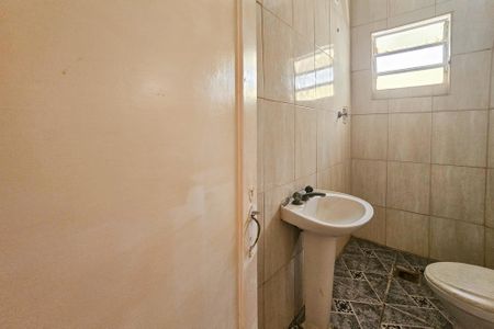 banheiro de apartamento para alugar com 1 quarto, 70m² em Jardim Sao Miguel, Guarujá