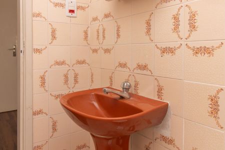 Banheiro de apartamento para alugar com 1 quarto, 50m² em Azenha, Porto Alegre