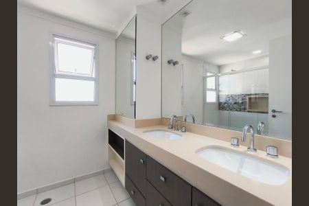 Apartamento à venda com 166m², 3 quartos e 3 vagasBanheiro da Suíte 1