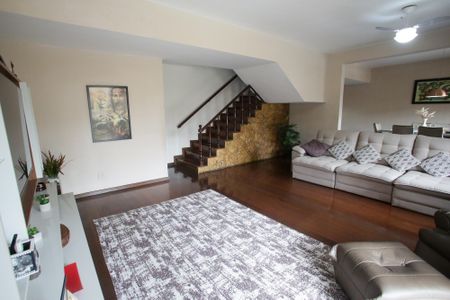 Casa à venda com 440m², 6 quartos e 4 vagasSala de Estar