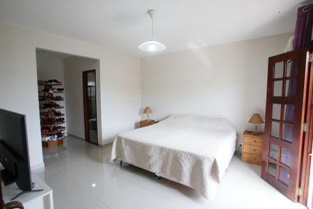 Casa à venda com 440m², 6 quartos e 4 vagasQuarto Suíte 1